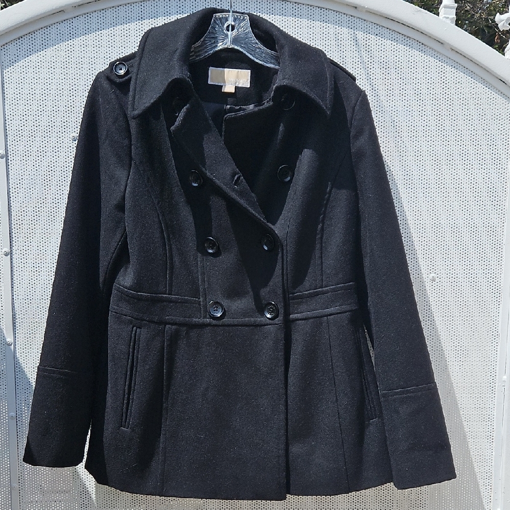 Michaels Black Peacoat with Wide Lapels and Structured Shoulders